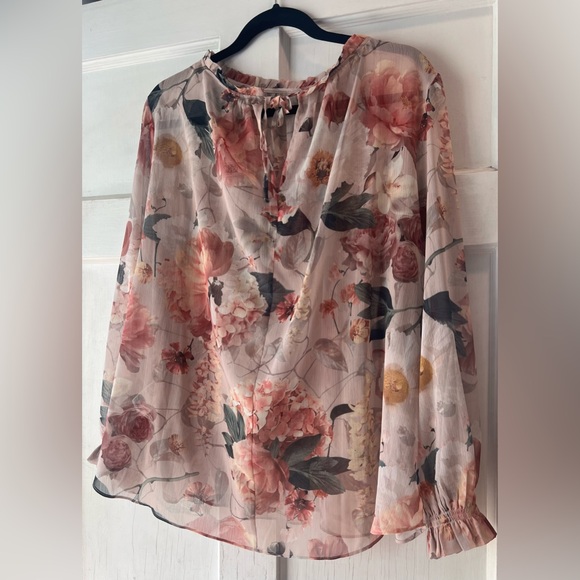 NWT H&M Sheer Flower Pale Pink Blouse - XL - Picture 2 of 3